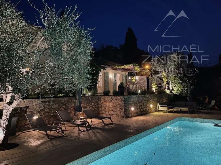 Maison Peymeinade - 4 chambres - 166m²