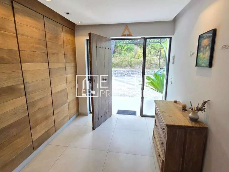 Maison Peymeinade - 6 chambres - 203m²