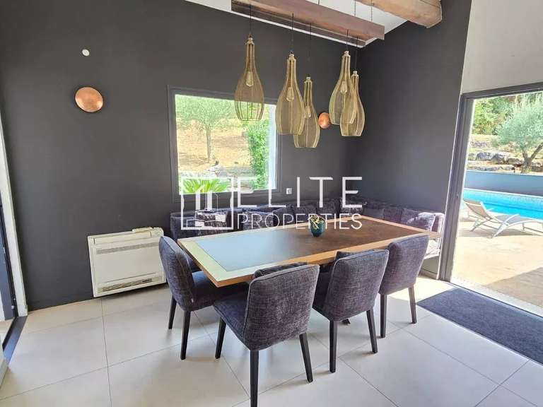 Maison Peymeinade - 6 chambres - 203m²