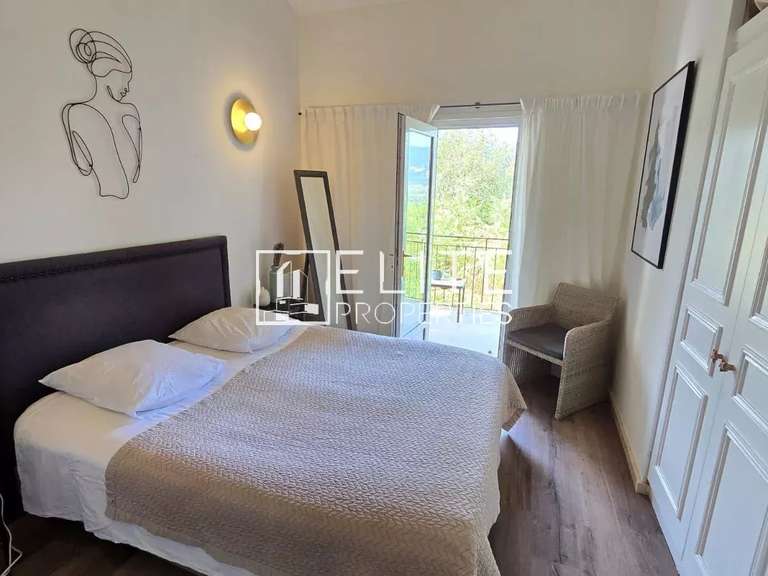 Maison Peymeinade - 6 chambres - 203m²