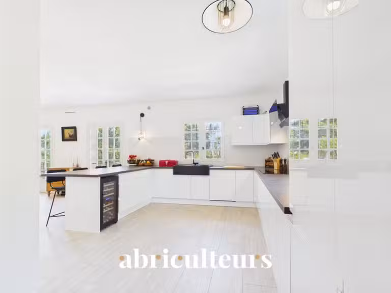 Maison Peymeinade - 8 chambres - 344m²