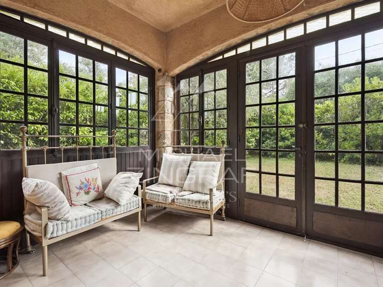 Villa Peymeinade - 4 chambres - 232m²