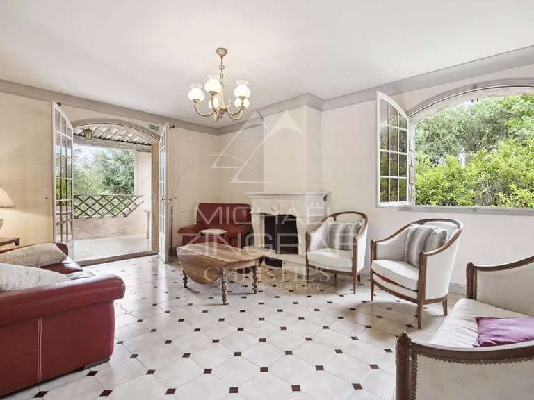 Villa Peymeinade - 4 chambres - 232m²