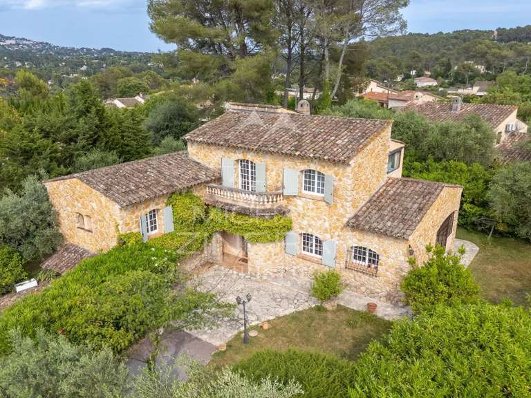 Villa Peymeinade - 4 chambres - 232m²