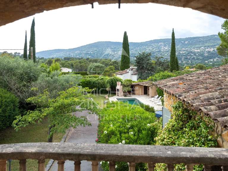 Villa Peymeinade - 4 chambres - 232m²