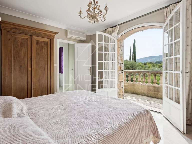Villa Peymeinade - 4 chambres - 232m²