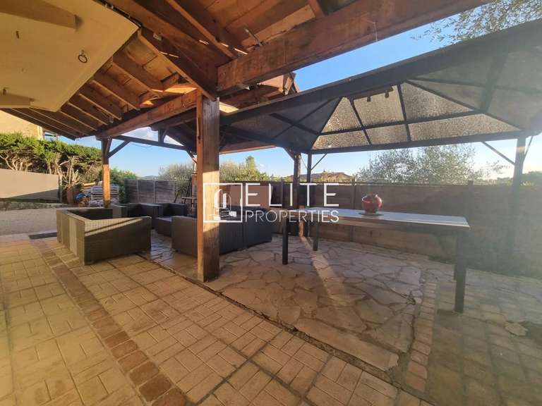 Villa Peymeinade - 4 chambres - 180m²