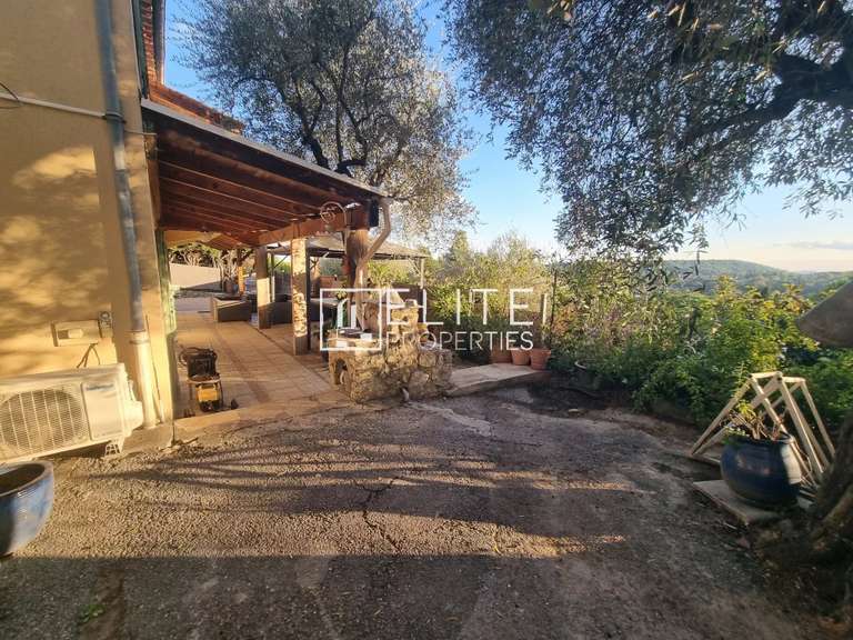 Villa Peymeinade - 4 chambres - 180m²