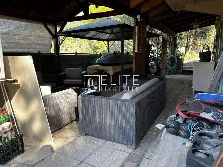 Villa Peymeinade - 4 chambres - 180m²