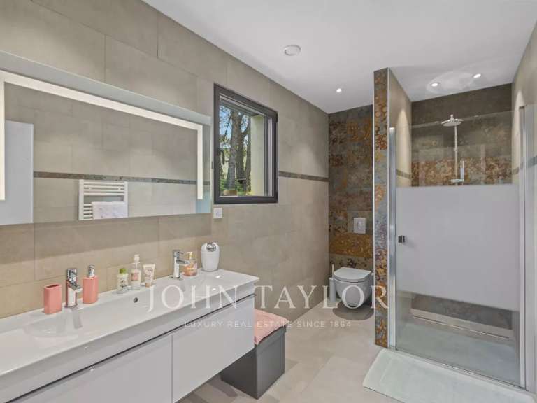 Villa Peymeinade - 3 chambres - 209m²