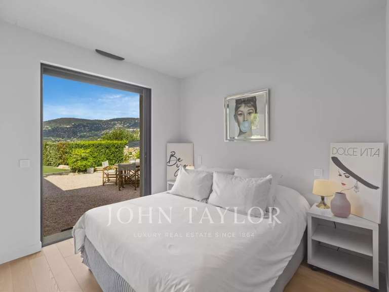 Villa Peymeinade - 3 chambres - 209m²