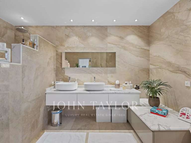 Villa Peymeinade - 3 chambres - 209m²