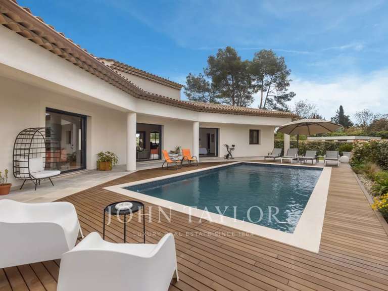 Villa Peymeinade - 3 chambres - 209m²