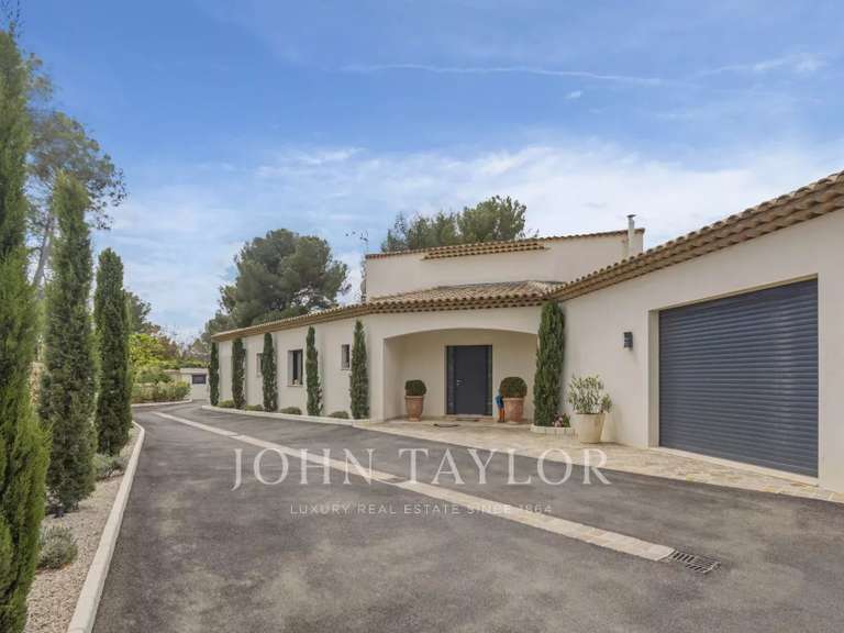 Villa Peymeinade - 3 chambres - 209m²