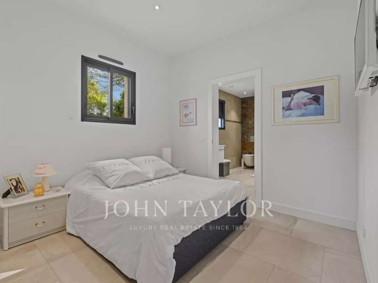 Villa Peymeinade - 3 chambres - 209m²