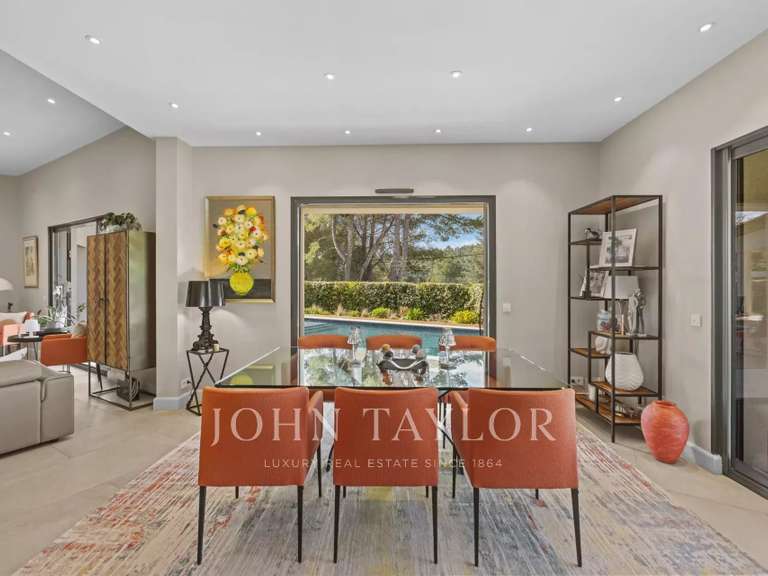 Villa Peymeinade - 3 chambres - 209m²