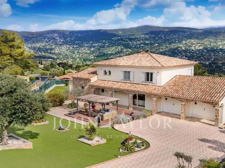 Villa Peymeinade - 5 chambres - 251m²