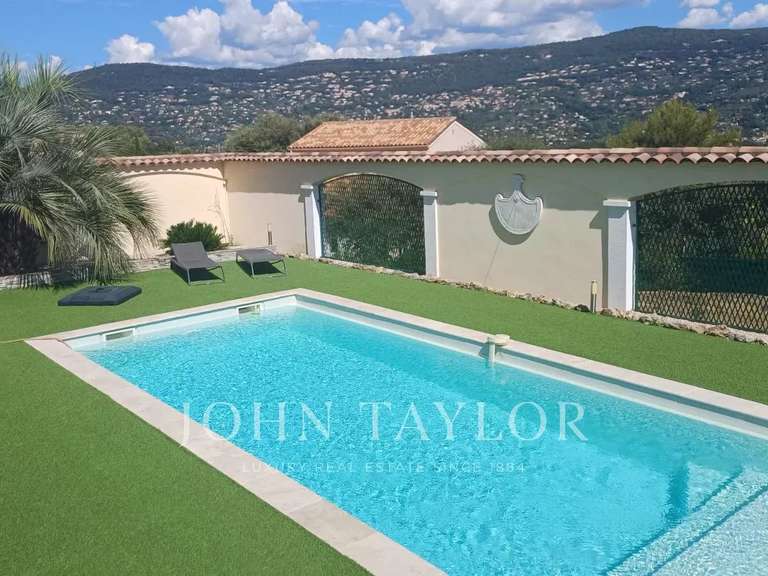 Villa Peymeinade - 5 chambres - 251m²