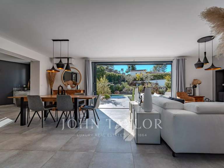 Villa Peymeinade - 5 chambres - 179m²