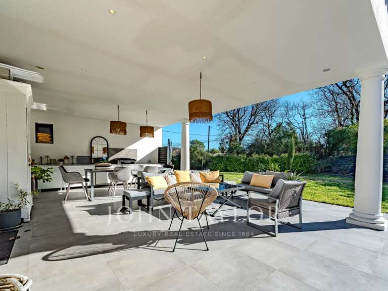 Villa Peymeinade - 5 chambres - 179m²