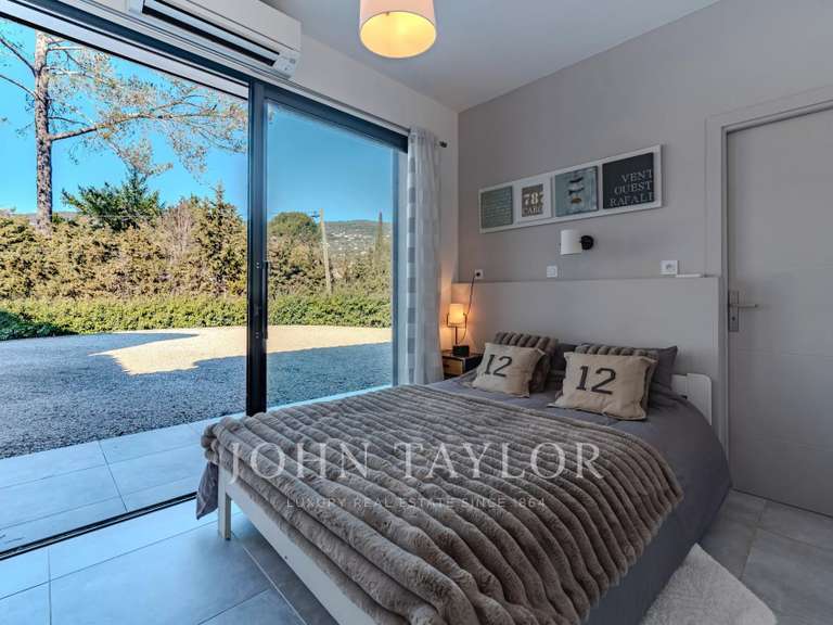 Villa Peymeinade - 5 chambres - 179m²