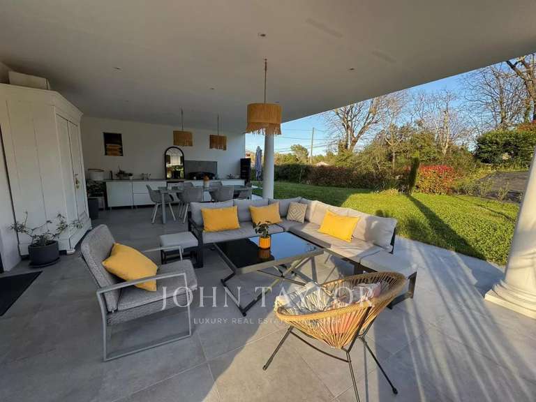 Villa Peymeinade - 5 chambres - 179m²