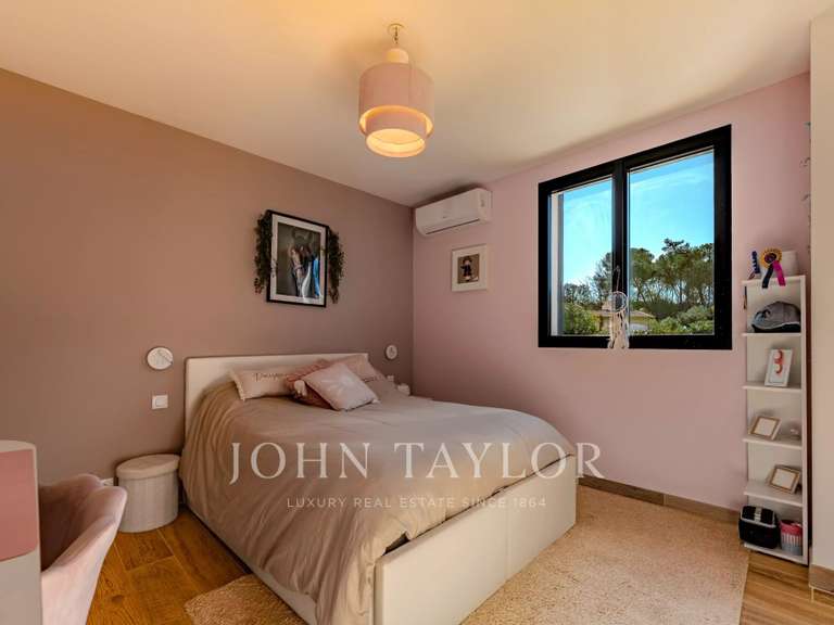 Villa Peymeinade - 5 chambres - 179m²