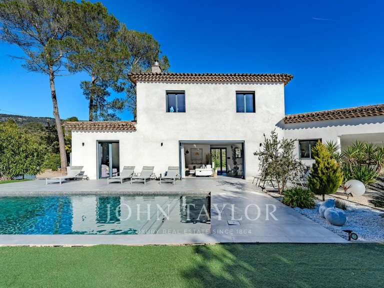 Villa Peymeinade - 5 chambres - 179m²