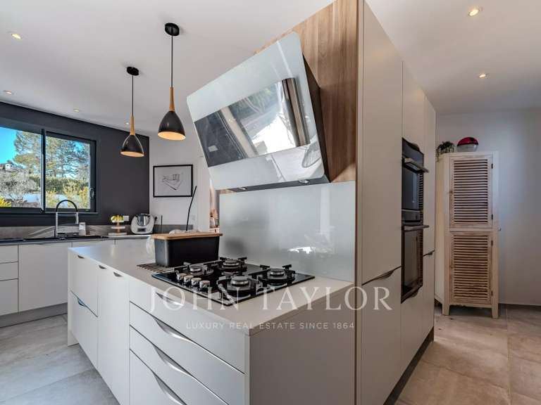 Villa Peymeinade - 5 chambres - 179m²