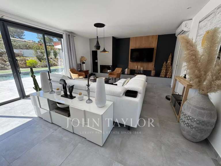 Villa Peymeinade - 5 chambres - 179m²