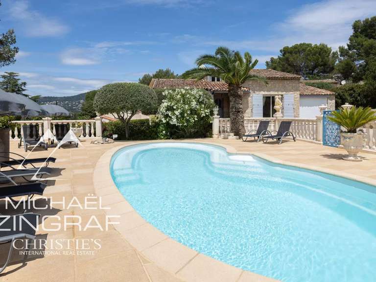 Villa Peymeinade - 4 bedrooms - 244m²