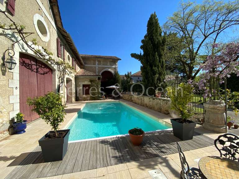 Maison Peyrehorade - 15 chambres - 900m²