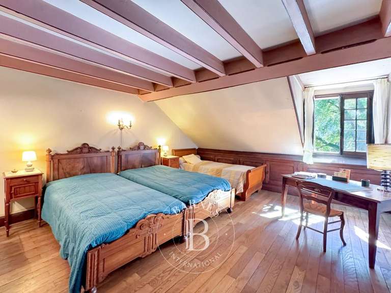 Maison Peyrieu - 8 chambres - 527m²