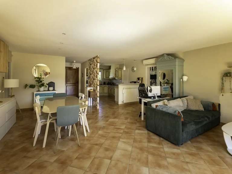 Maison Peyrolles-en-Provence - 3 chambres - 115m²