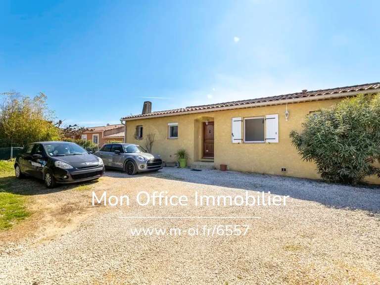 Maison Peyrolles-en-Provence - 3 chambres - 115m²