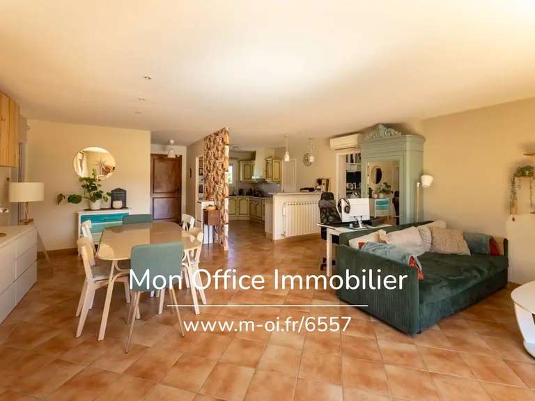 Maison Peyrolles-en-Provence - 3 chambres - 115m²