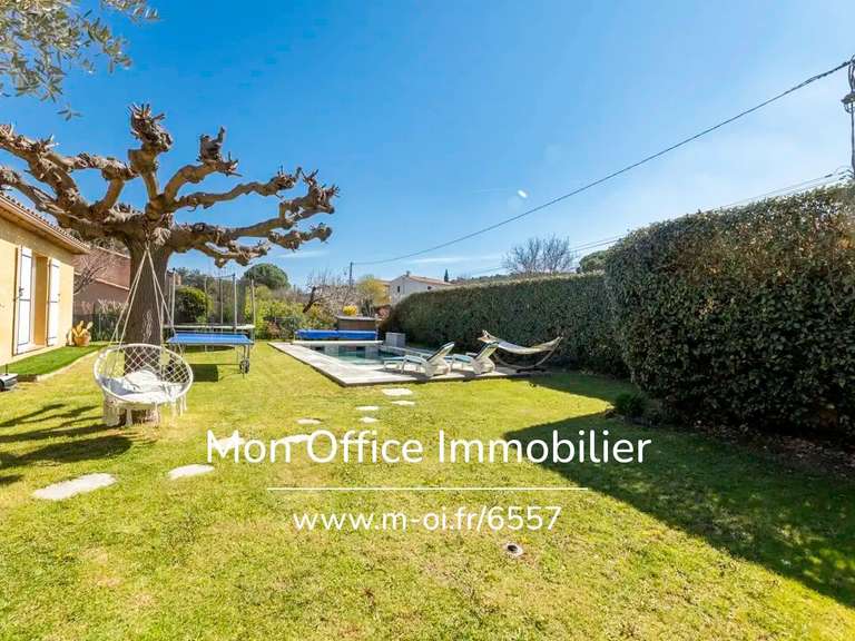 Maison Peyrolles-en-Provence - 3 chambres - 115m²