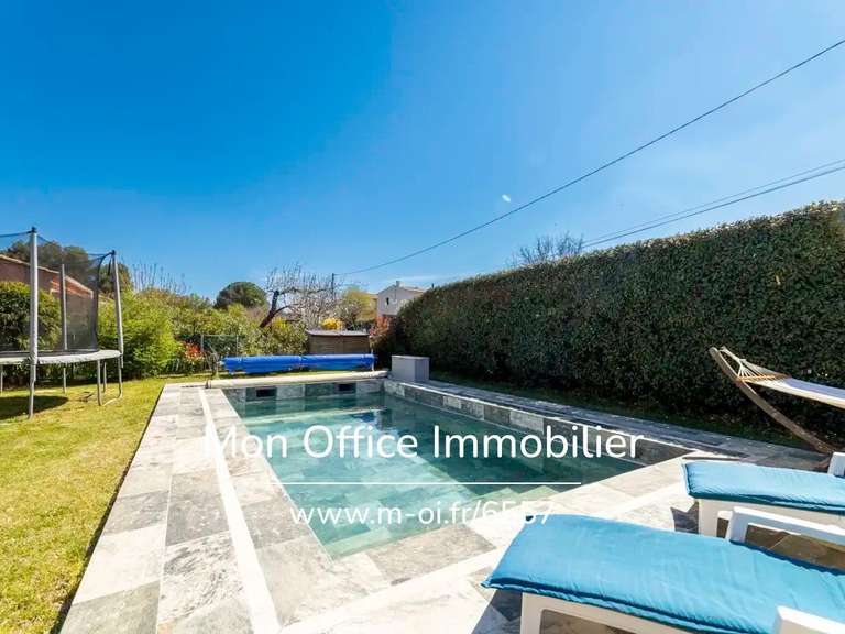 Maison Peyrolles-en-Provence - 3 chambres - 115m²