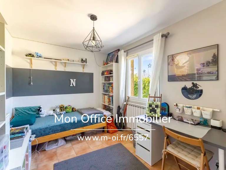 Maison Peyrolles-en-Provence - 3 chambres - 115m²