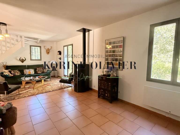 Maison Peyrolles-en-Provence - 4 chambres - 162m²