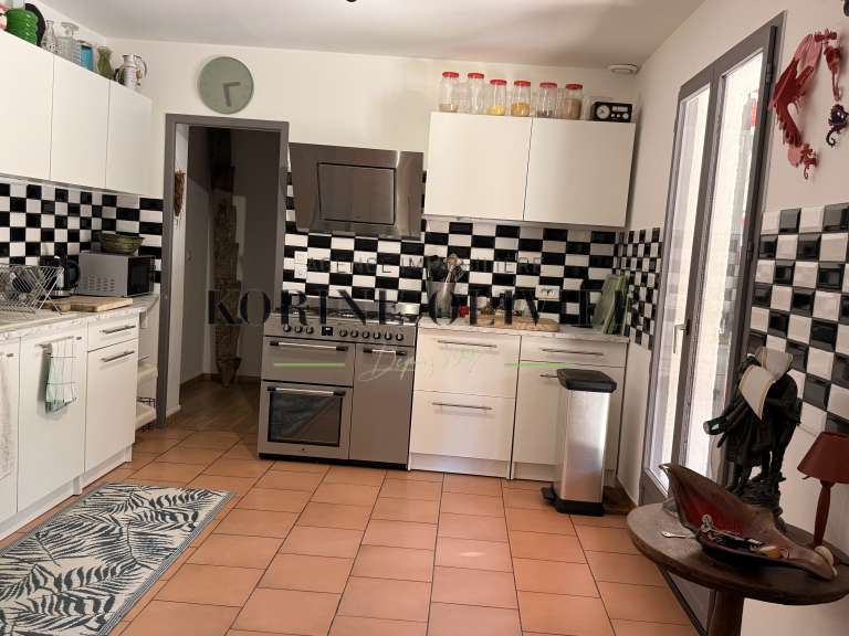 Maison Peyrolles-en-Provence - 4 chambres - 162m²