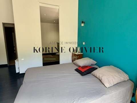 Maison Peyrolles-en-Provence - 4 chambres - 162m²