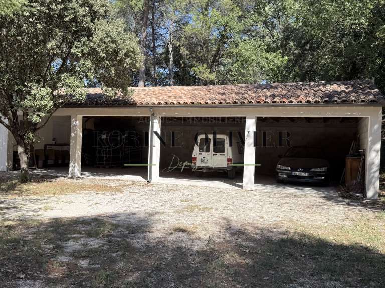 Maison Peyrolles-en-Provence - 4 chambres - 162m²