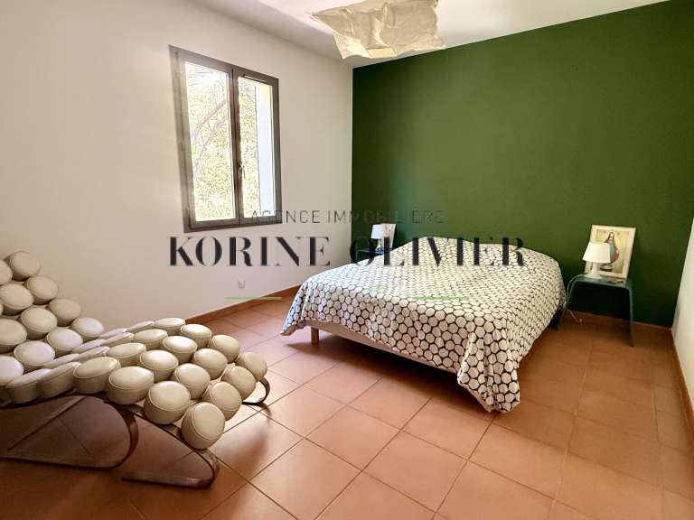 Maison Peyrolles-en-Provence - 4 chambres - 162m²