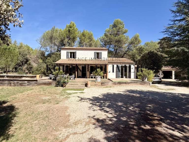 Maison Peyrolles-en-Provence - 4 chambres - 162m²