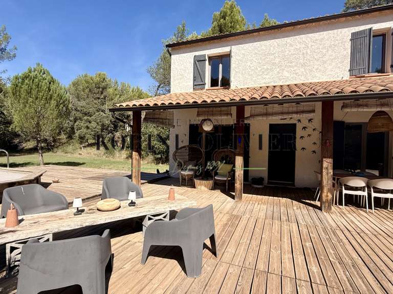 Maison Peyrolles-en-Provence - 4 chambres - 162m²