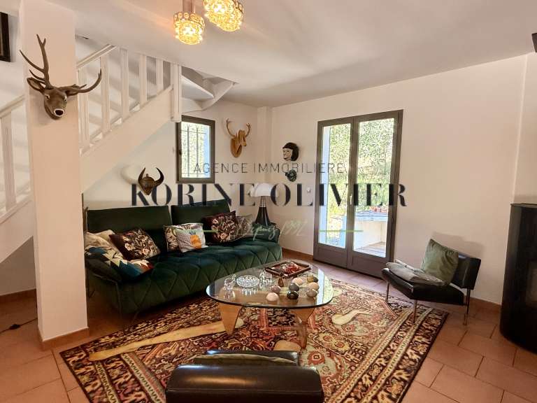 Maison Peyrolles-en-Provence - 4 chambres - 162m²