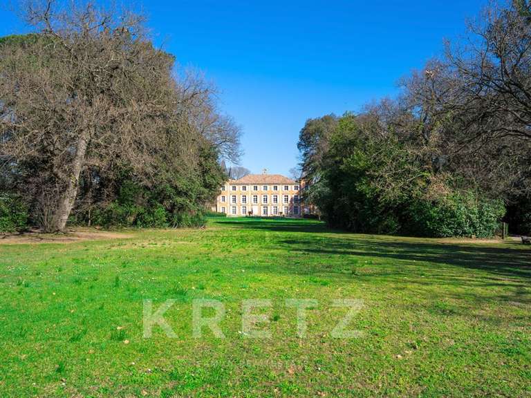 Château Pézenas - 1450m²