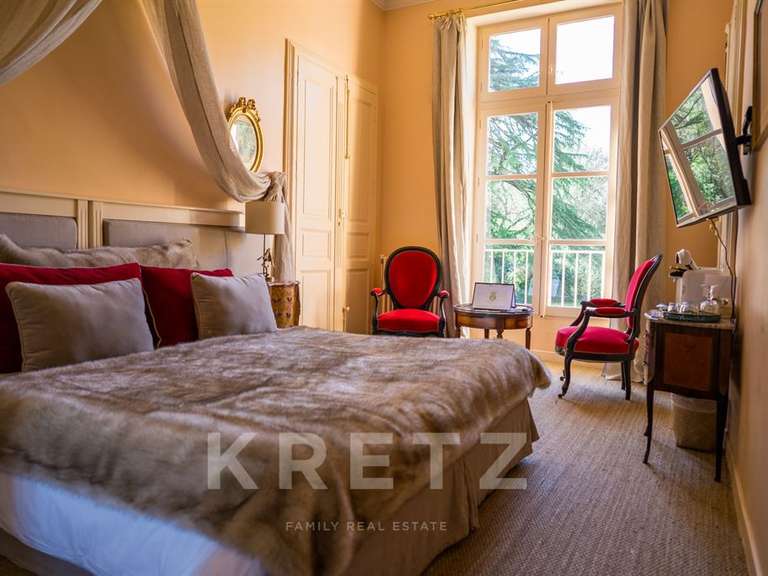 Château Pézenas - 1450m²