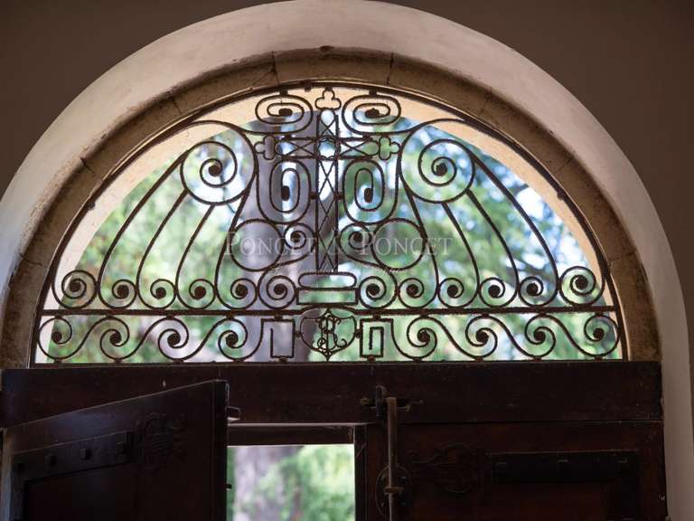 Castle Pézenas - 15 bedrooms - 1450m²